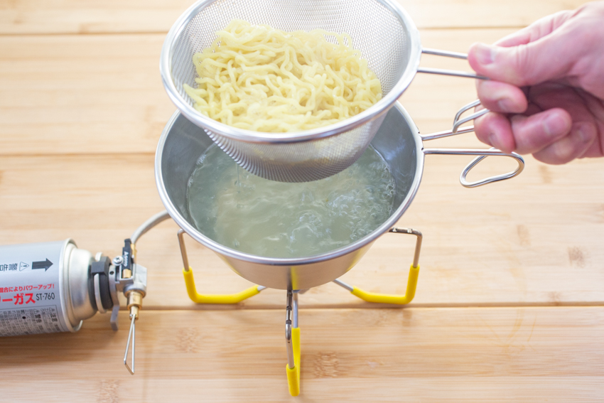 うどんダシがベース 鳥取県ご当地グルメ素ラーメンをシェラカップで作る Cazual