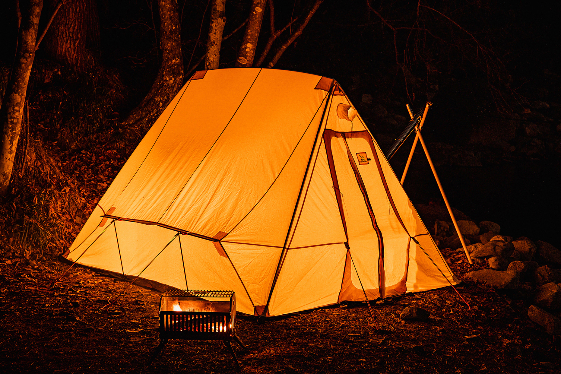 テント内でストーブok アメリカで人気の煙突穴付き冬用テントが日本に初上陸 Cazual
