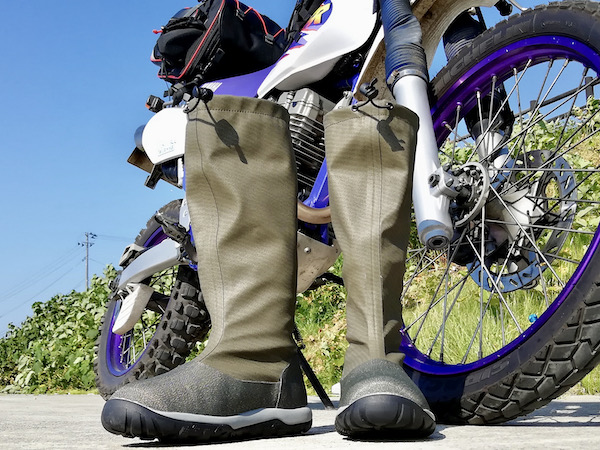 ワークマン 防水festブーツ はバイク乗りにおすすめ 折りたたみ可能で完全防水 Cazual